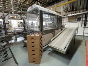 Q-1800/P machine with bread in trays, formed with Boix machine